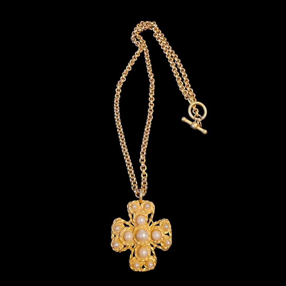 Vintage Faux Pearl Matte Gold Gilt Maltese Cross Couture Necklace